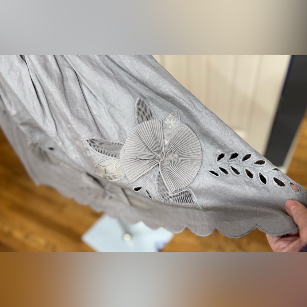 🩶2/$120🩶 ANTHROPOLOGIE Gray box-pleat, full/circle Skirt, Cutouts, appliqués - Picture 8 of 13